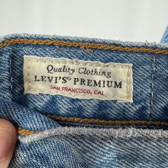 Levi’s Wedgie Straight Distressed High Rise Jeans in Light Blue Size 29 - Picture 7 of 10